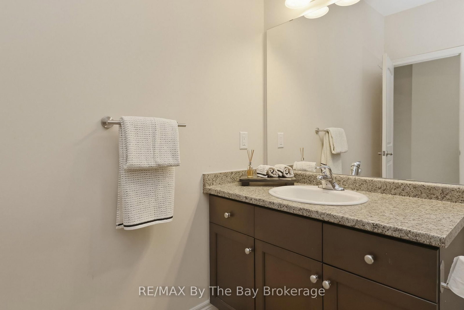 126 Delphi Lane • Blue Mountains, ON photo 17