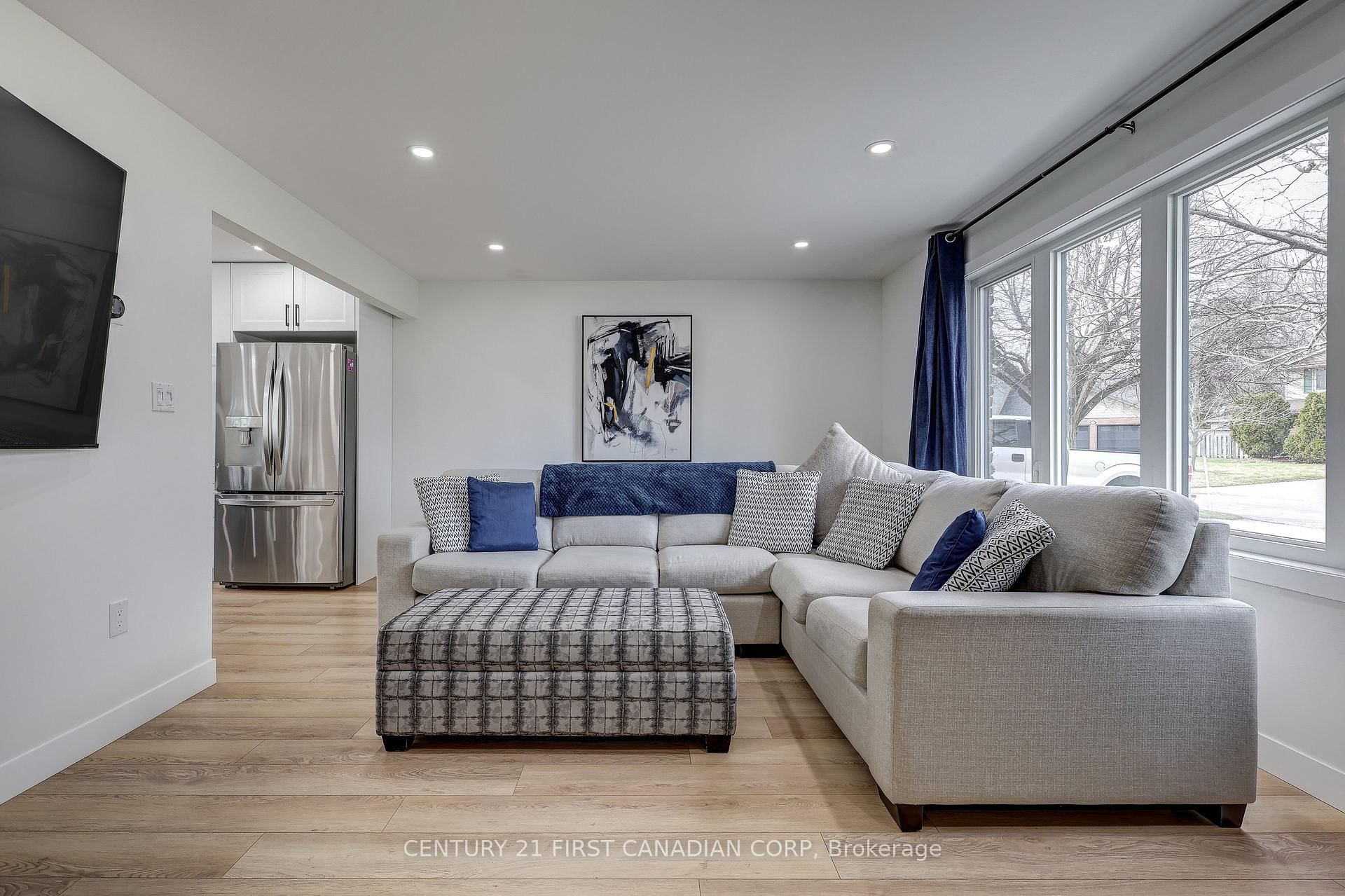 123 HILLSMOUNT Crescent