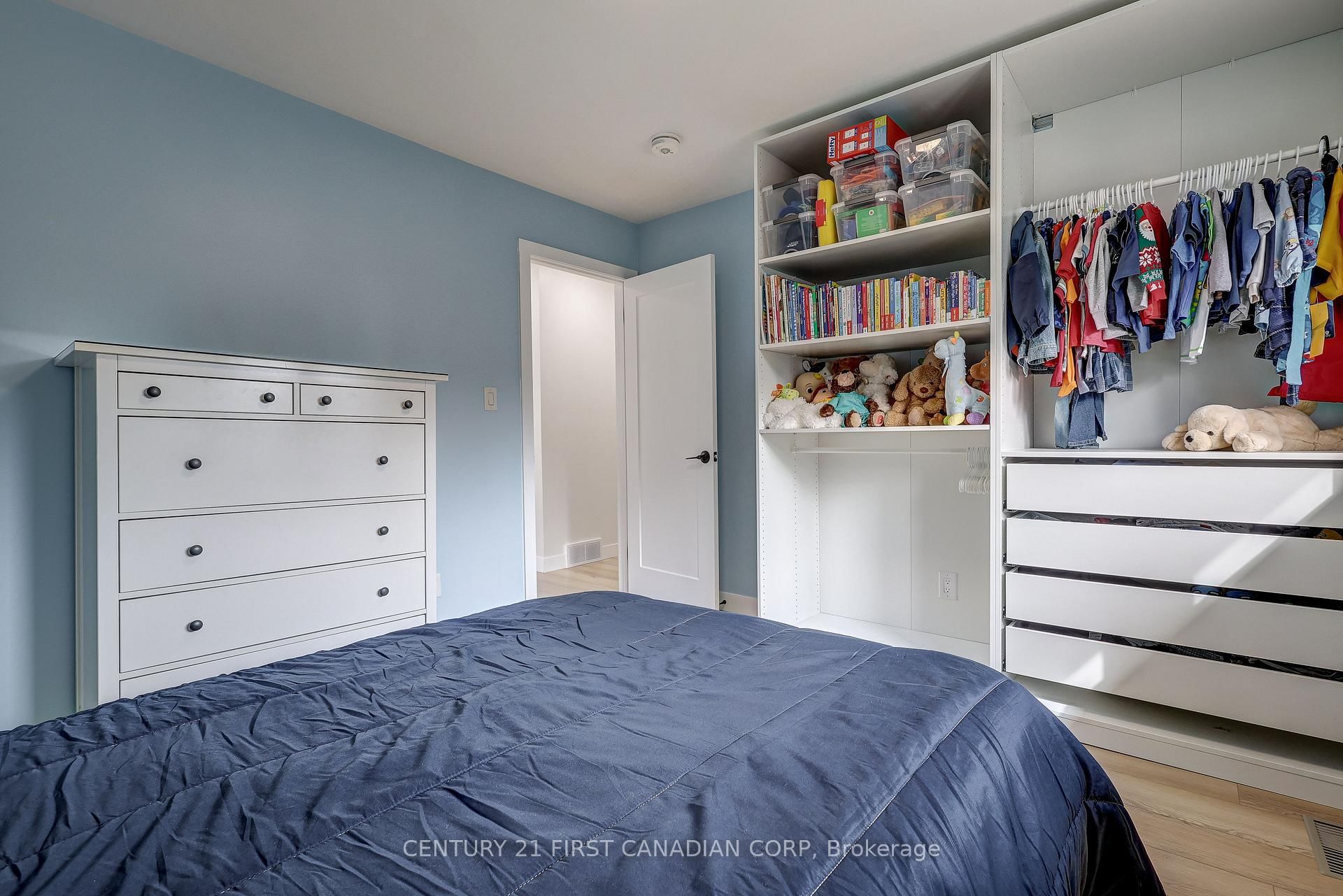 123 HILLSMOUNT Crescent