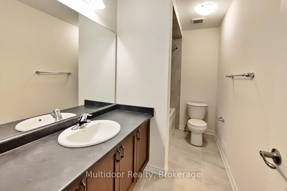 Townhouse for lease at 67-305 Garner Road, Hamilton, Ontario, L9G 3K9 - Ancaster - MLS: X12907946