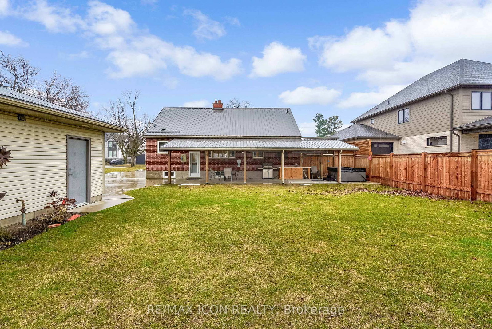 Listing Image 8