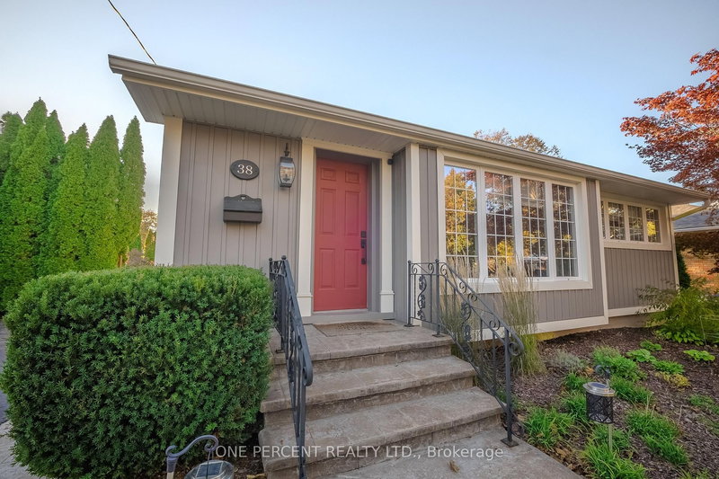 38 Albany Dr, St. Catharines, L2N 3T5 | Image 3
