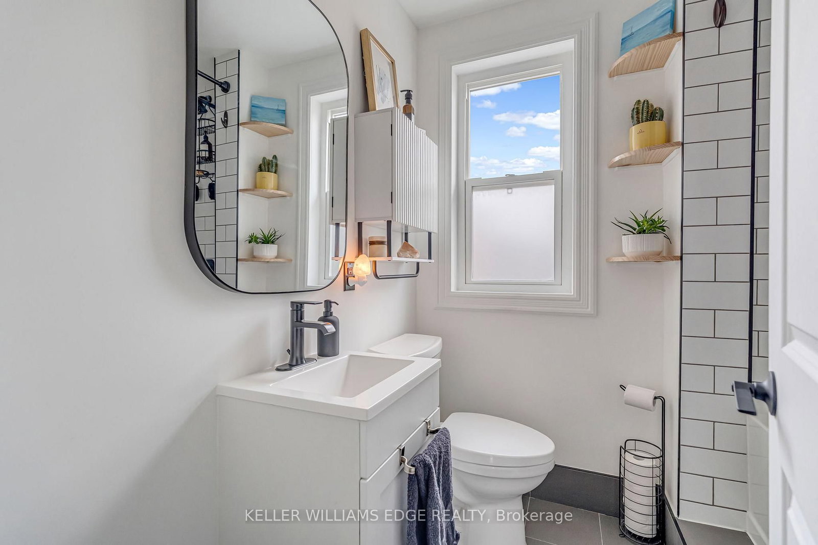 Townhouse for sale at 188 Bay Street, Hamilton, Ontario, L8R 2P7 - Central - MLS: X12908578