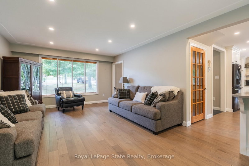3 Maple Dr photo 4