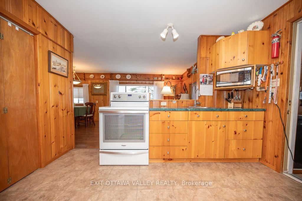 51 Myrlin Way • Deep River, ON photo 12