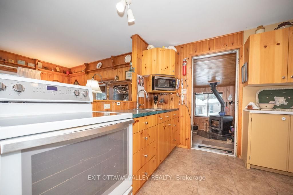 51 Myrlin Way • Deep River, ON photo 13