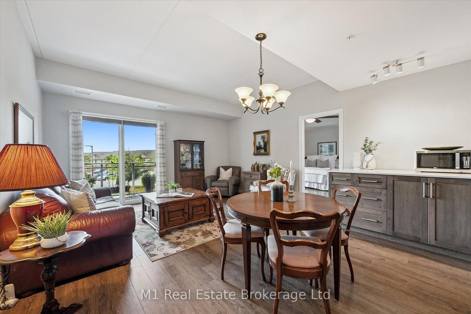 35 Kingsbury Square, Unit 215