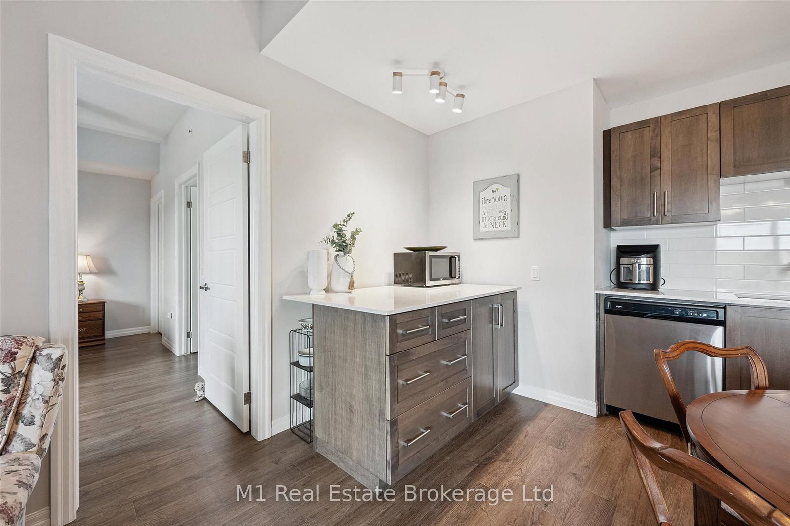 35 Kingsbury Square, Unit 215 - Photo 19