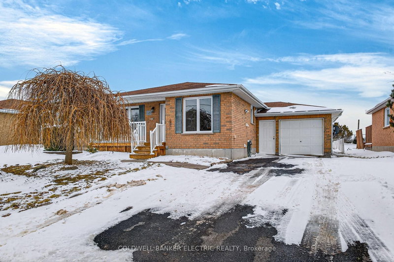 329 Mary St W, Kawartha Lakes, K9V 5X5 | Image 2