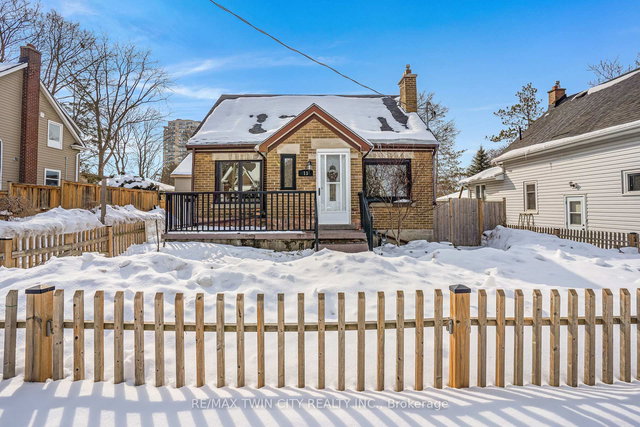 13 Devitt Avenue N