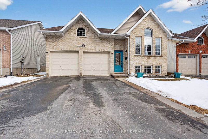 604 Freeman Cres, Kingston, K7K 7H6 | Image 2