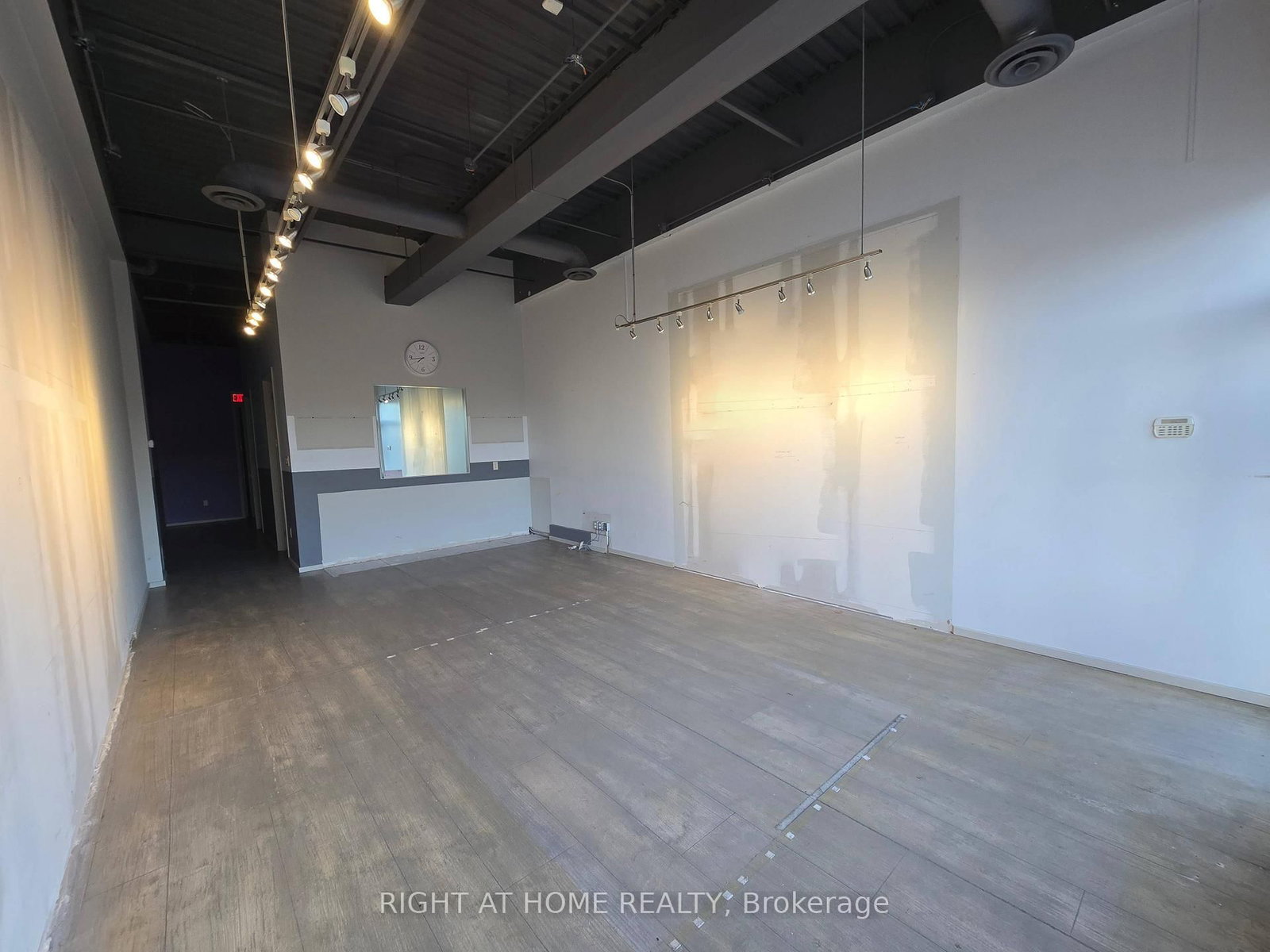 259 Queenston Road, Unit 6 - Photo 4