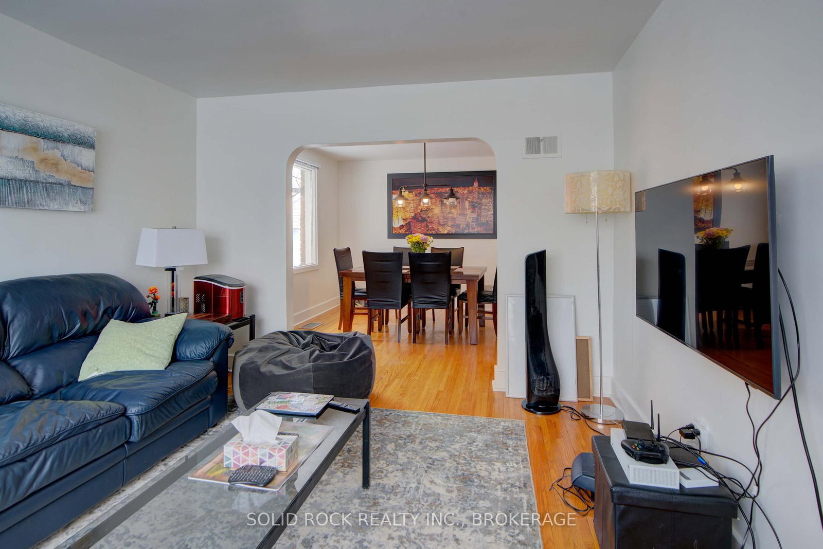 Listing Image 9