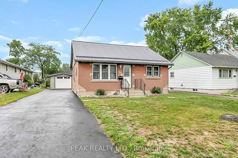 205 Crysler St, Norfolk, N4B 1H9 | Image 2
