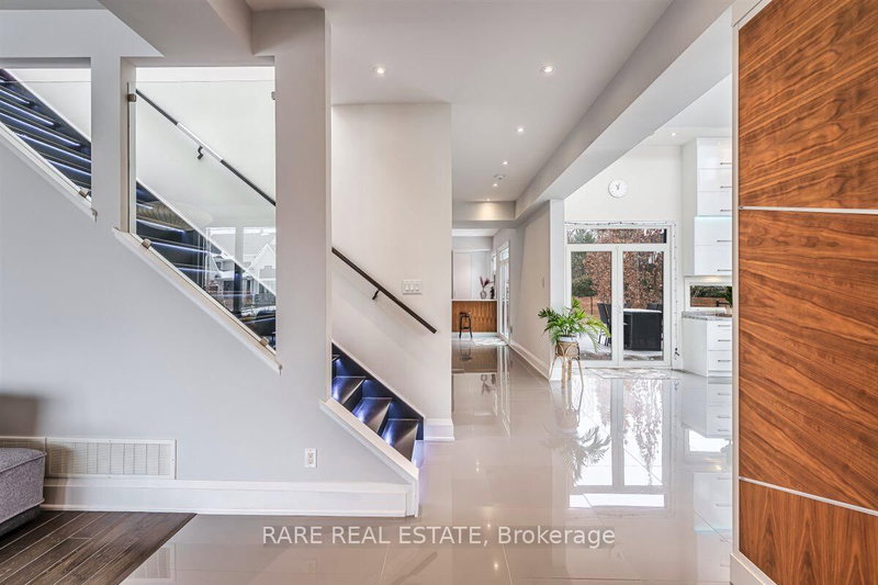 125 Craigmore Cres, Blue Mountains, L9Y 0N6 | Image 3