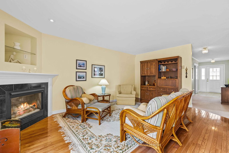 2903 Jennifer Dr, Peterborough, K9L 1Z5 | Image 3