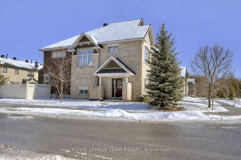 home for lease on 366 Tourmaline Crescent