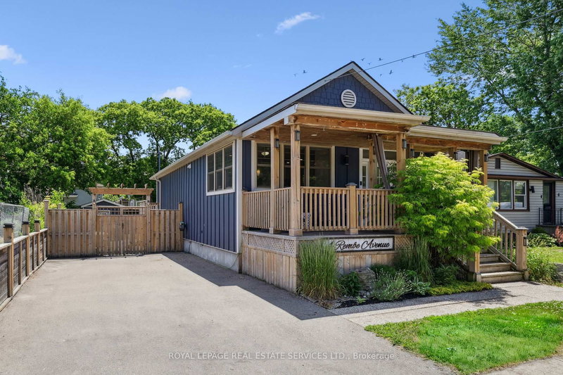 4 Rembe Ave, Hamilton, L8H 7G6 | Image 2