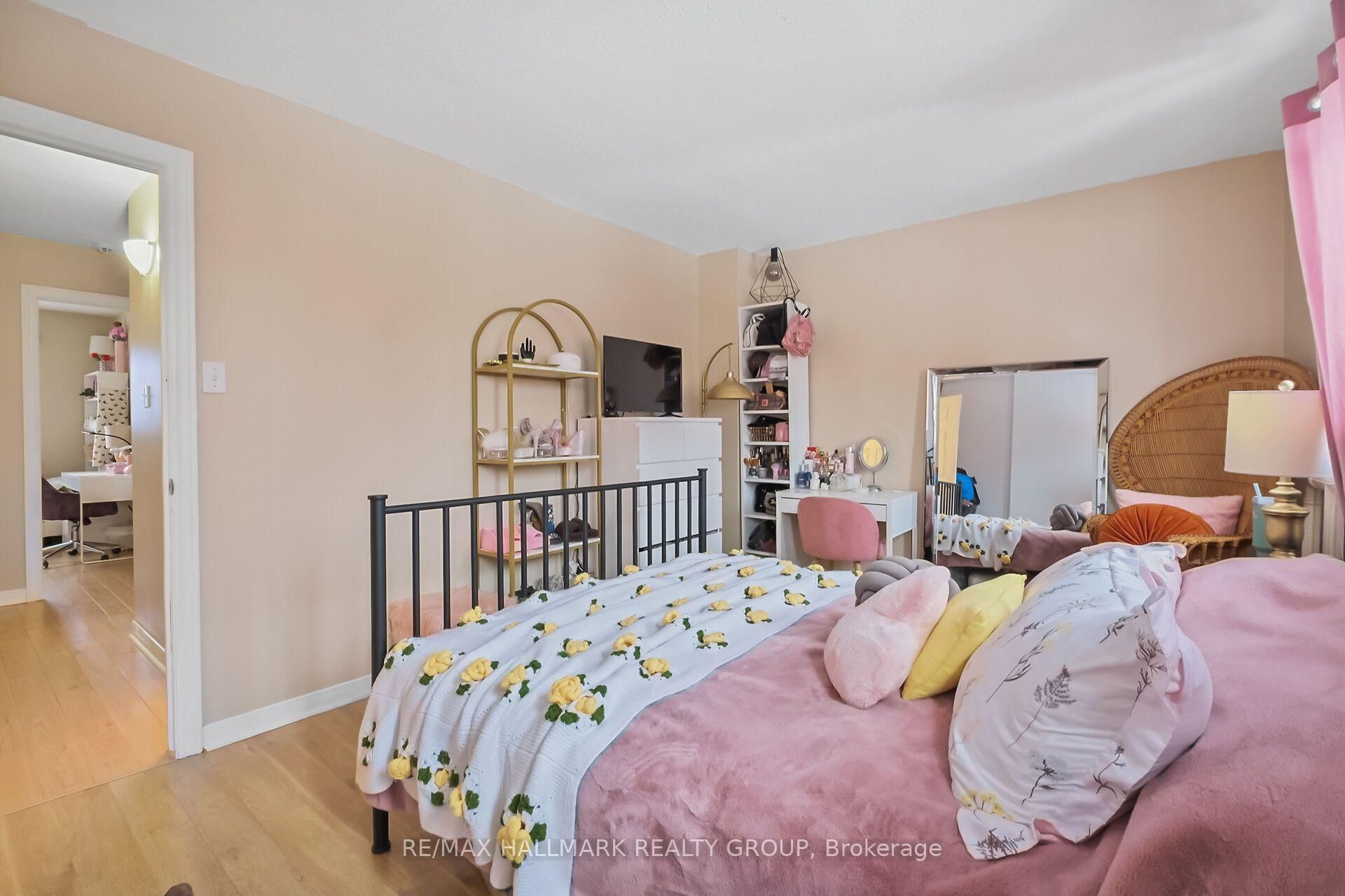 119 Teal Crescent