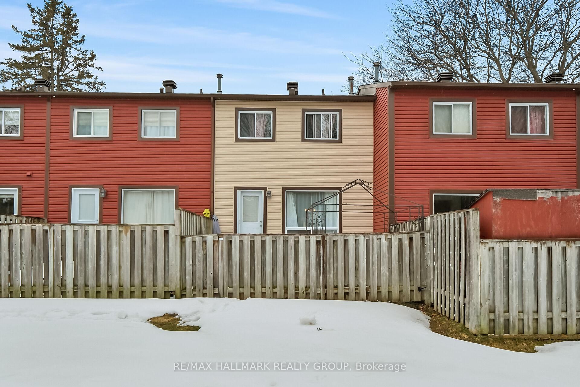 119 Teal Crescent