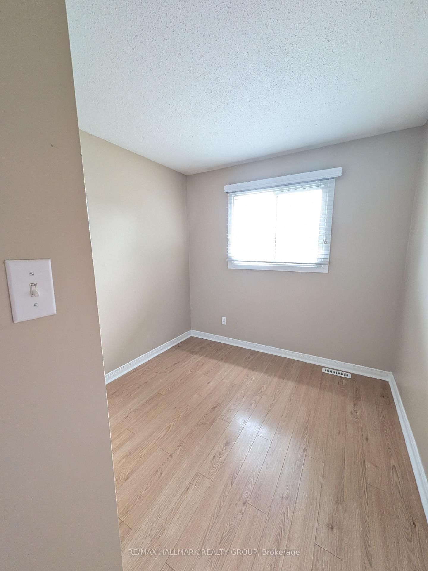 119 Teal Crescent