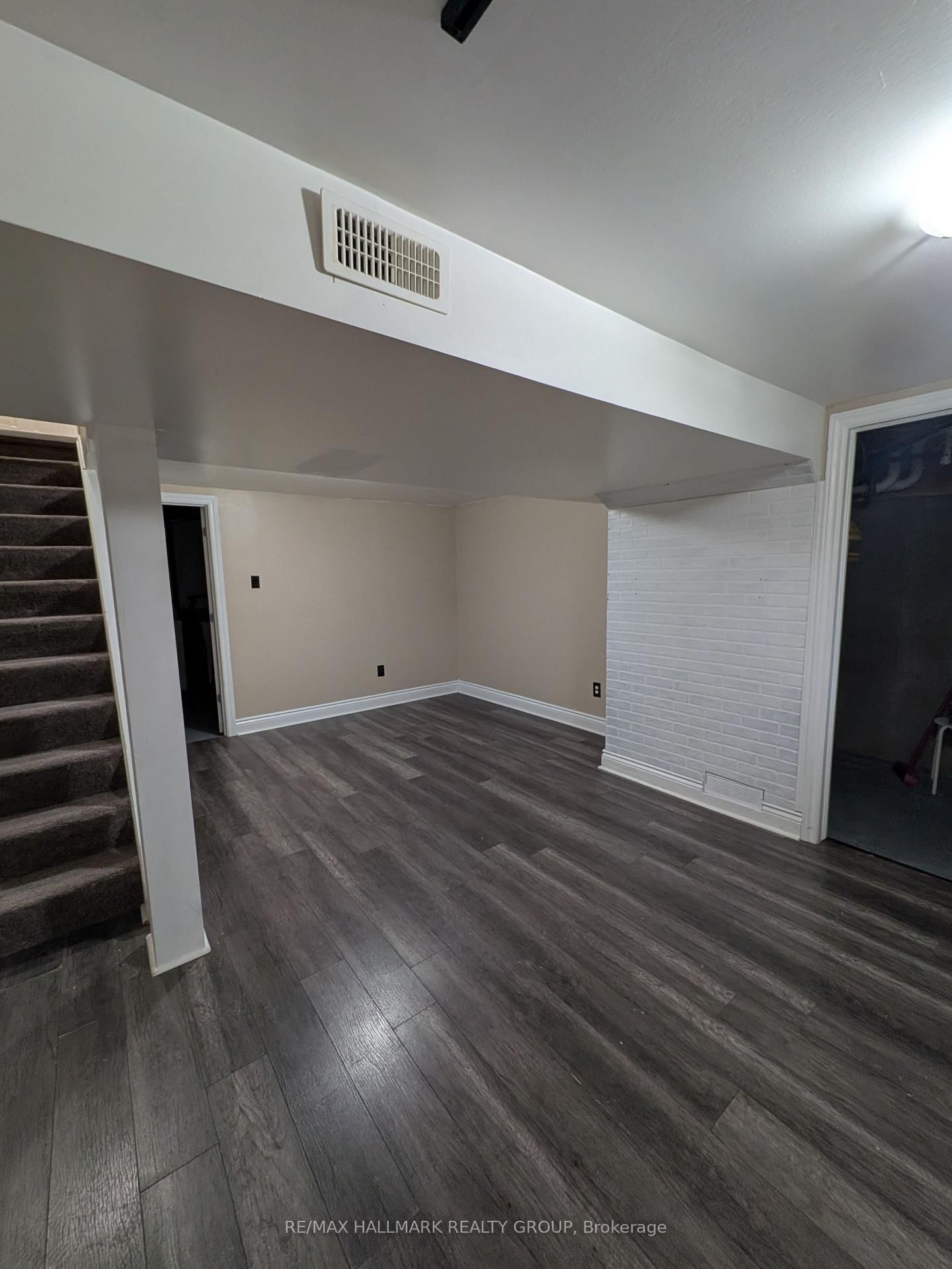 119 Teal Crescent