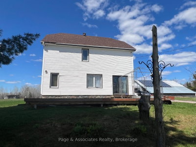 389 Larocque Street — photo 3