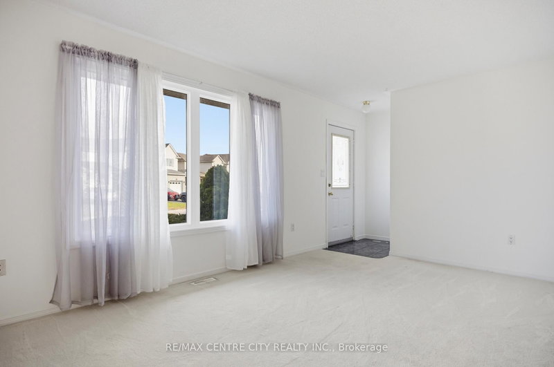 14 Juno Dr, St. Thomas, N5R 6C3 | Image 2