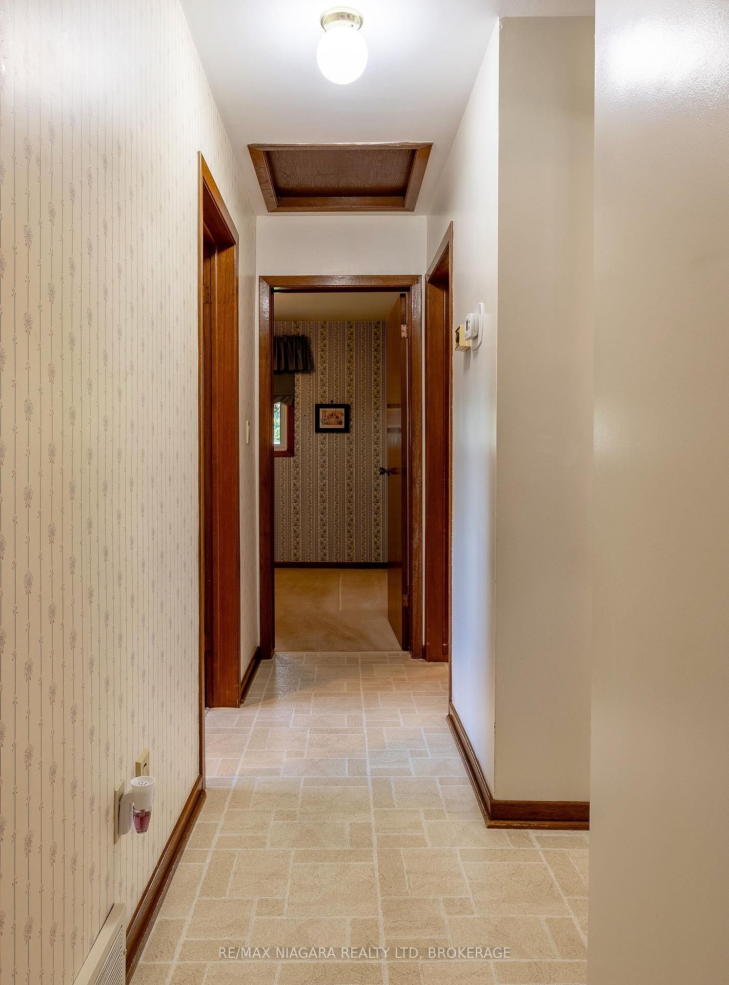 Detached House for sale at 82 Westwood Crescent, Welland, Ontario, L3C 4R3 - Prince Charles - MLS: X12909580