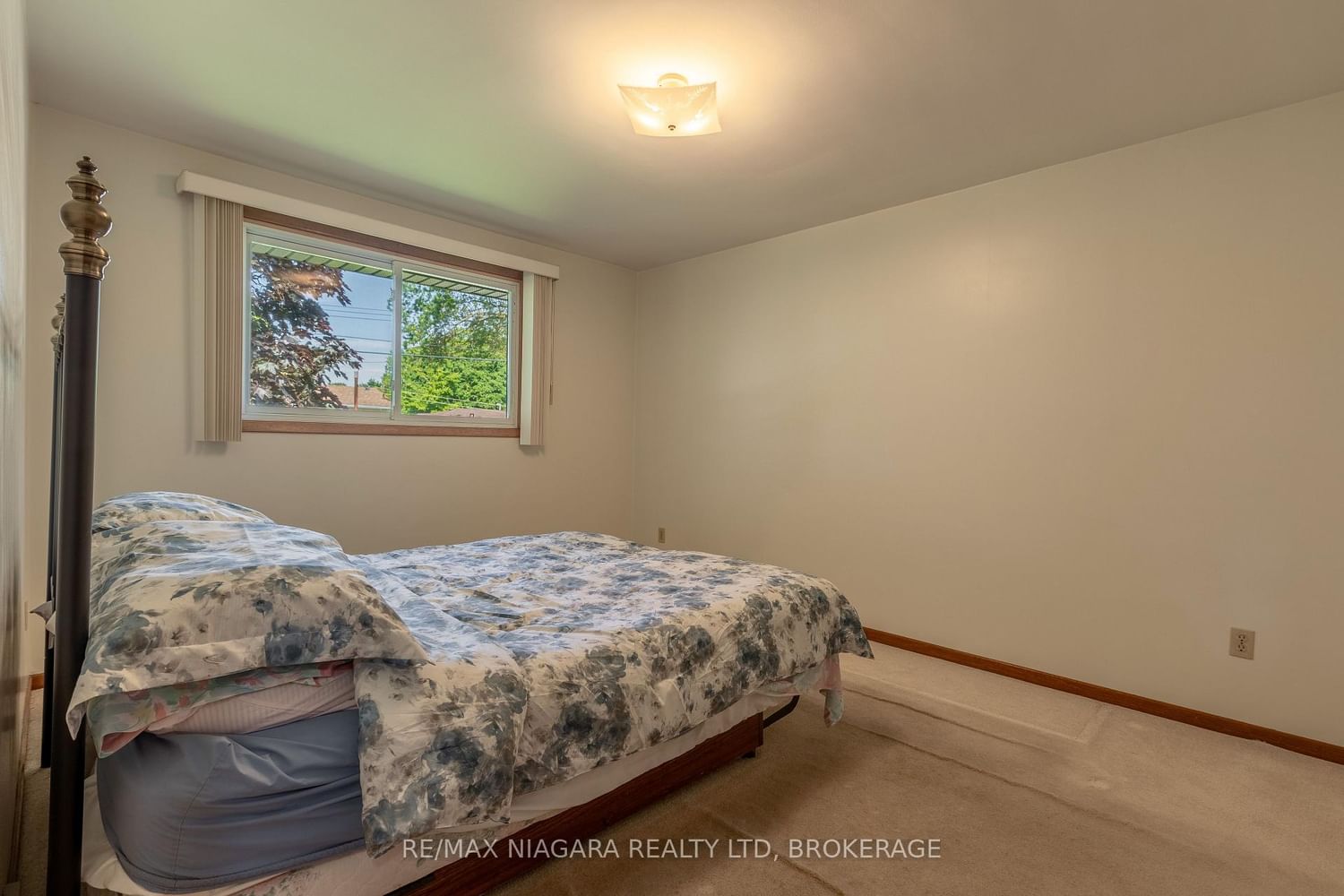 Detached House for sale at 82 Westwood Crescent, Welland, Ontario, L3C 4R3 - Prince Charles - MLS: X12909580