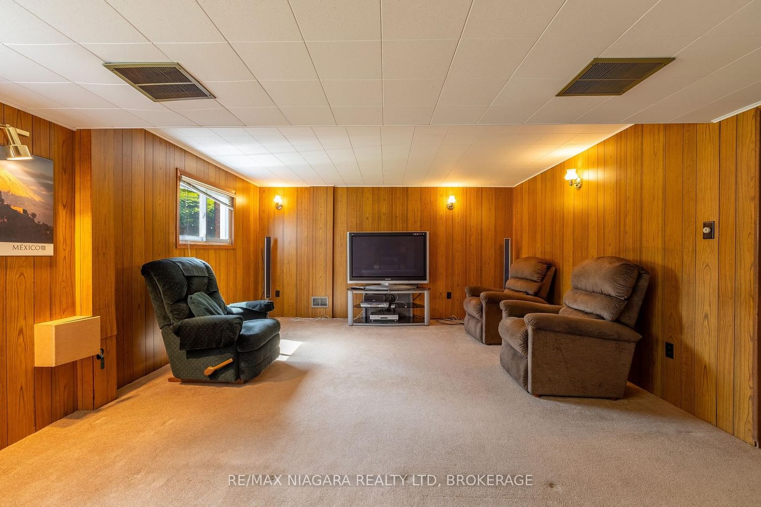 Detached House for sale at 82 Westwood Crescent, Welland, Ontario, L3C 4R3 - Prince Charles - MLS: X12909580