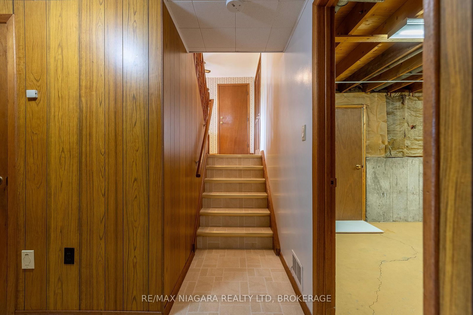 Detached House for sale at 82 Westwood Crescent, Welland, Ontario, L3C 4R3 - Prince Charles - MLS: X12909580