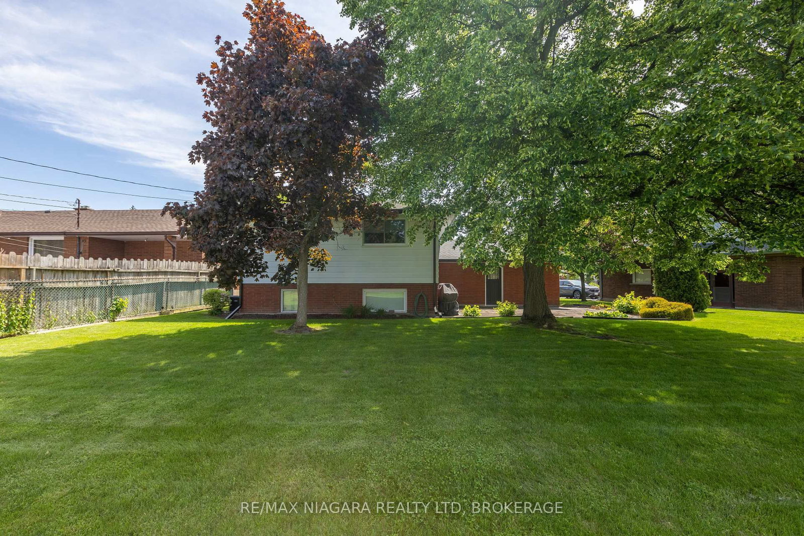 Detached House for sale at 82 Westwood Crescent, Welland, Ontario, L3C 4R3 - Prince Charles - MLS: X12909580