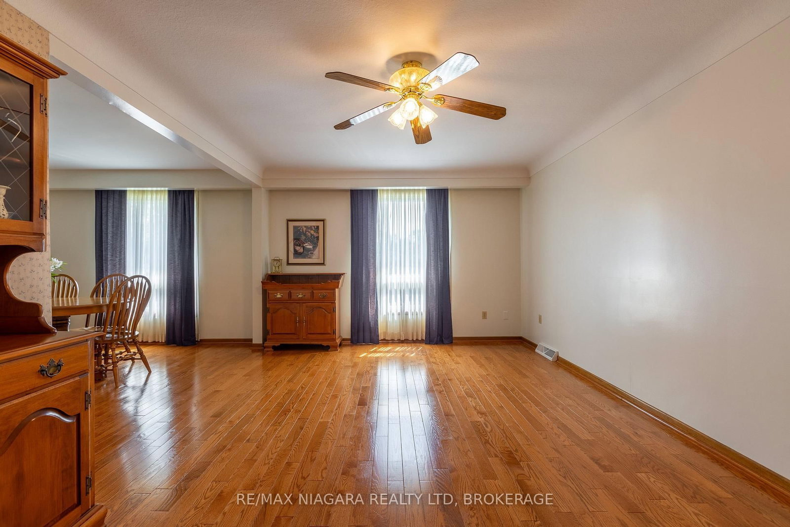 Detached House for sale at 82 Westwood Crescent, Welland, Ontario, L3C 4R3 - Prince Charles - MLS: X12909580