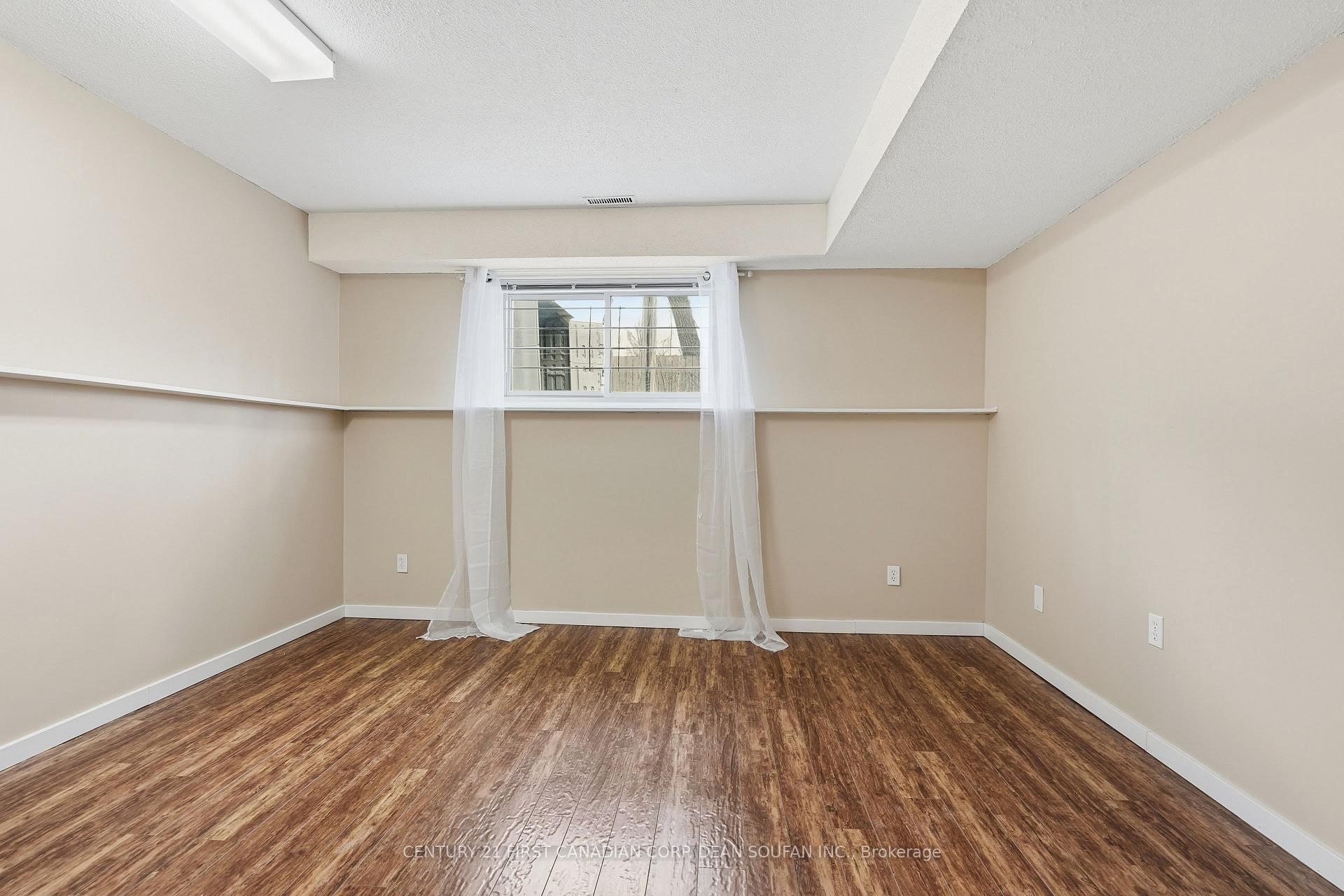 19 Lynngate Grove