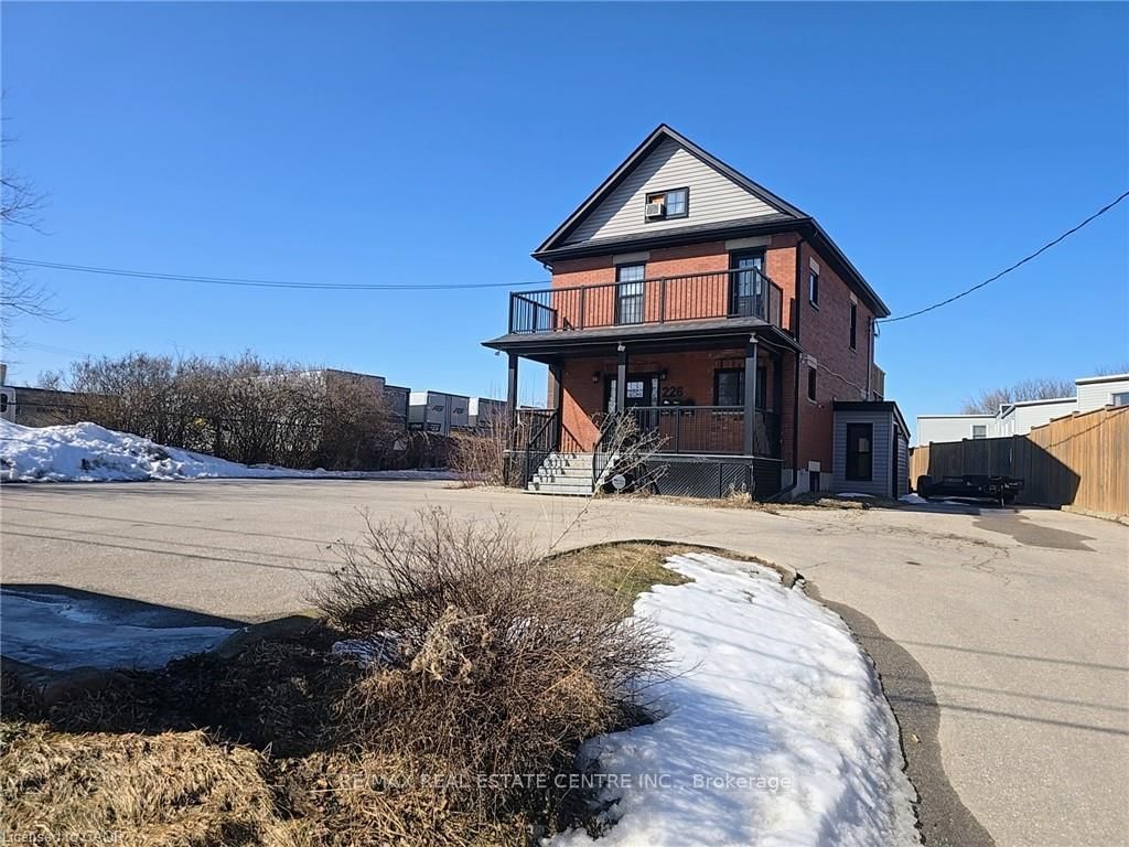 226 Samuelson Street - Photo 2