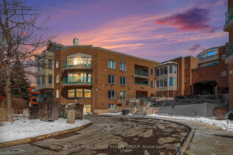 home for sale on 301B-995 North River Road