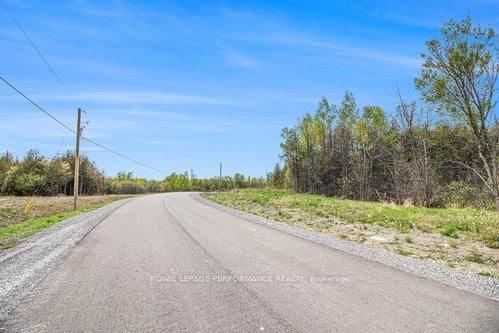 7 McDonell Cres photo 5