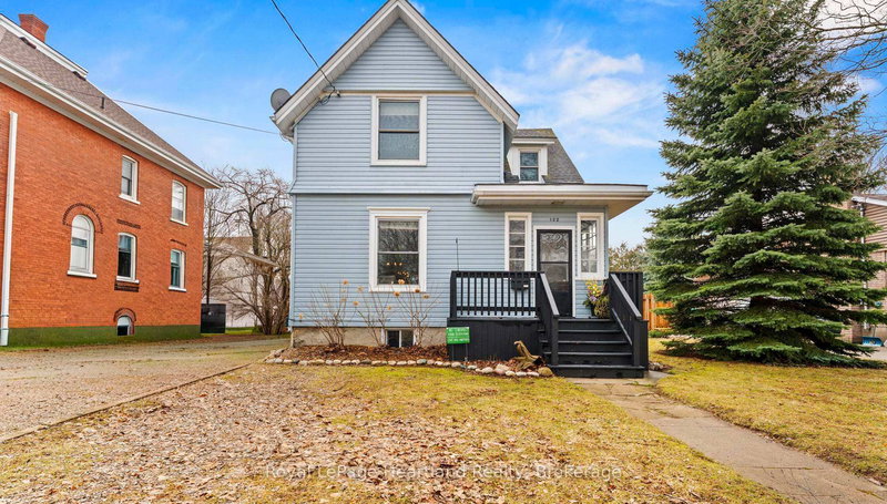 home for sale on 122 Nelson Street E