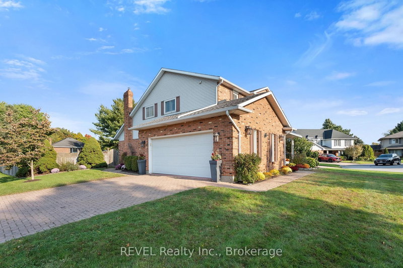 1 Spartan Crt, St. Catharines, L2N 7M5 | Image 3