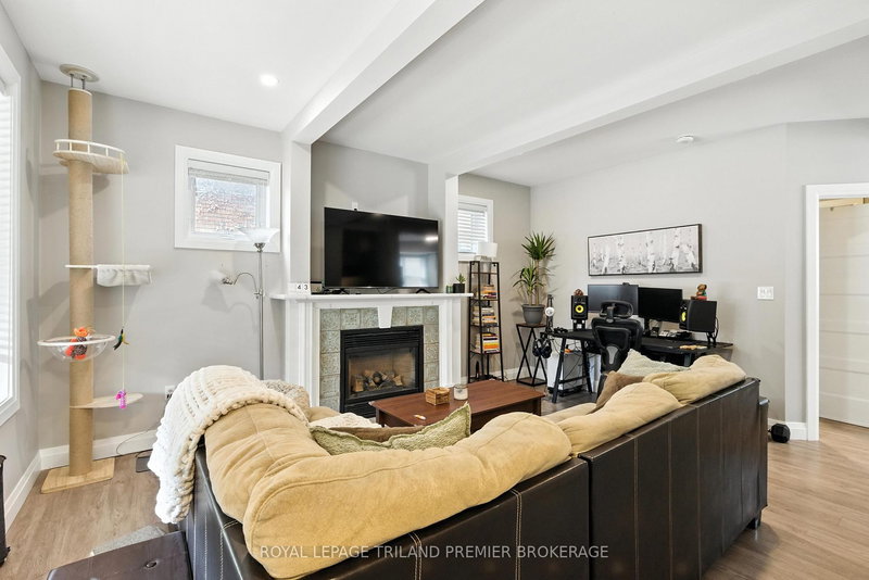 636 Queens Ave, London East, N5W 3H1 | Image 3