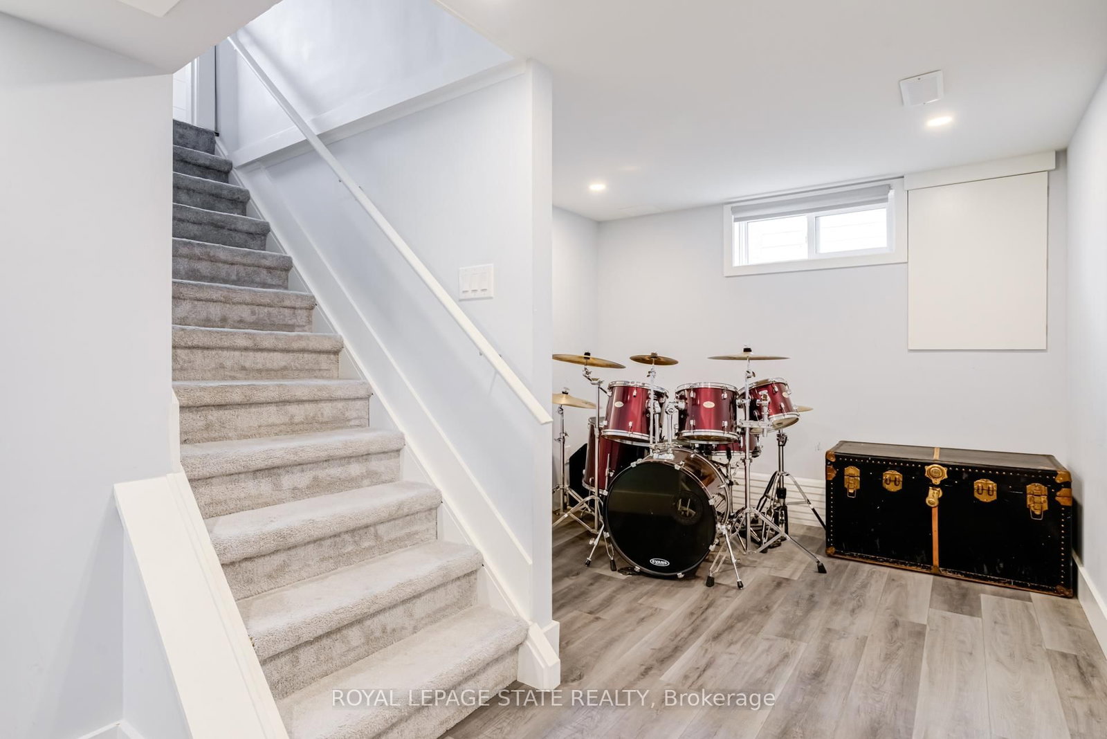 Detached House for sale at 624 Burgess Avenue, Hamilton, Ontario, L8H 6H9 - Parkview - MLS: X12910220