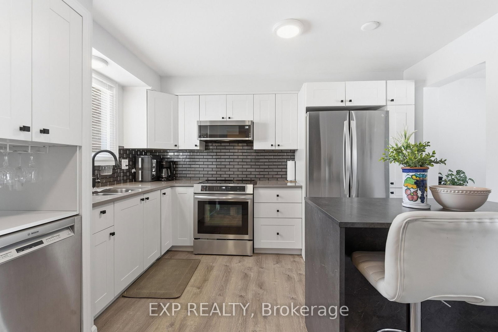 3322 ADDISON Avenue, Unit 10 - Photo 5