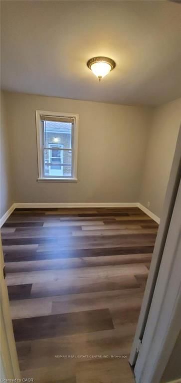 89 Elgin Street N - Photo 18