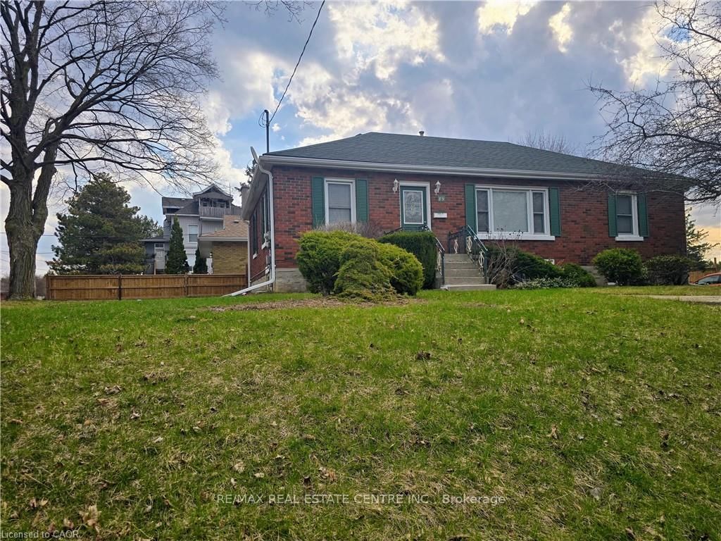 89 Elgin Street N - Photo 2