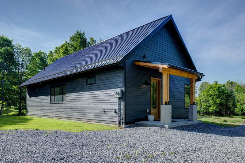 home for sale on 25 Carleton Street