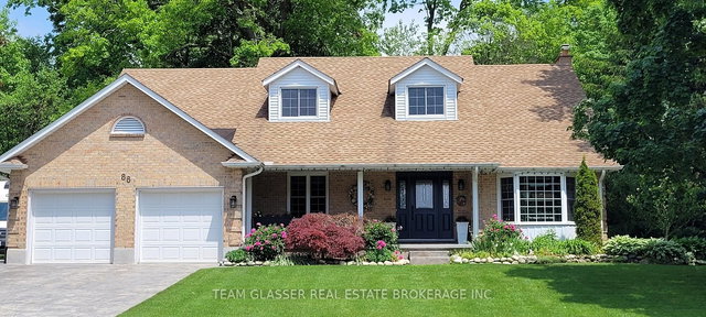 86 BLACKBURN Crescent