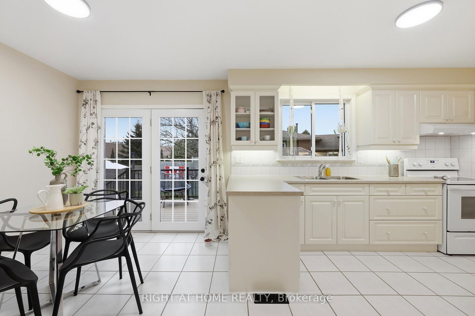 Detached House for sale at 50 Boulding Avenue, Hamilton, Ontario, L0R 2H3 - Waterdown - MLS: X12910464