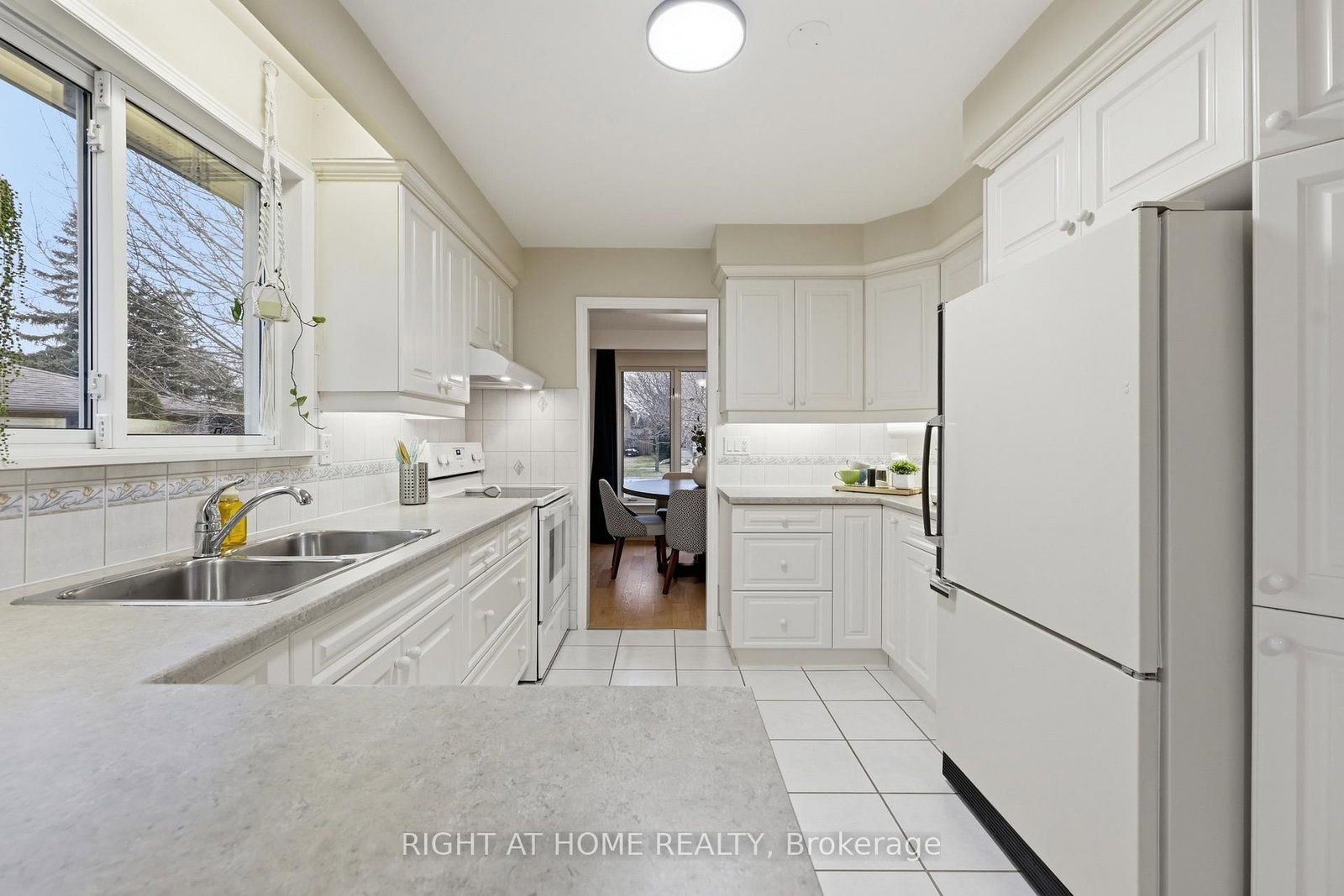 Detached House for sale at 50 Boulding Avenue, Hamilton, Ontario, L0R 2H3 - Waterdown - MLS: X12910464