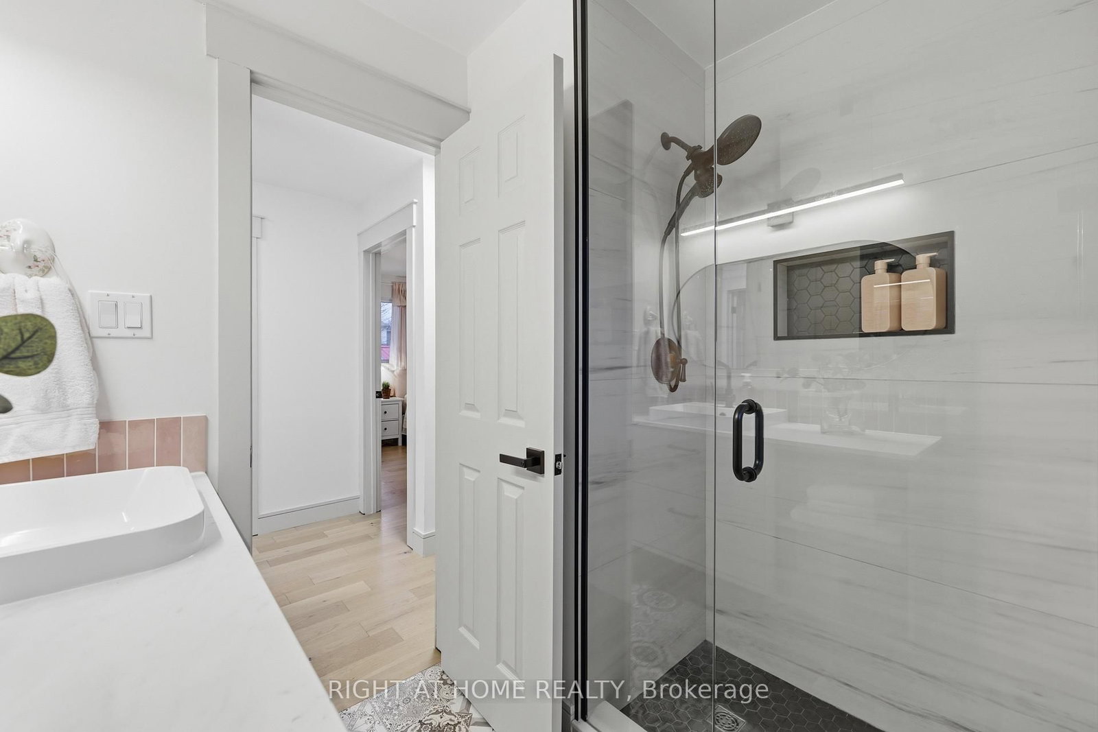 Detached House for sale at 50 Boulding Avenue, Hamilton, Ontario, L0R 2H3 - Waterdown - MLS: X12910464